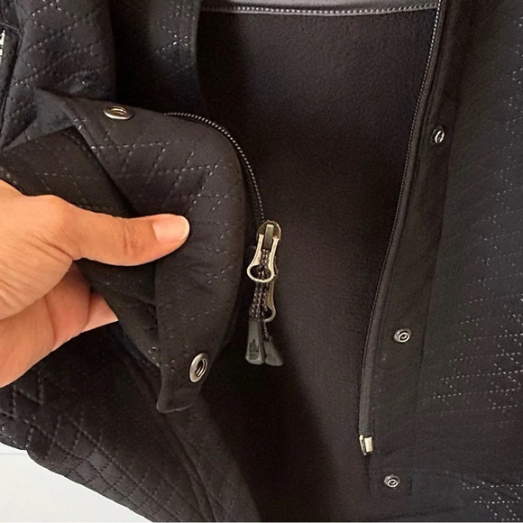 The North Face Women’s Small Black Hooded Jacket Recover Up, Lightweight - Picture 8 of 12